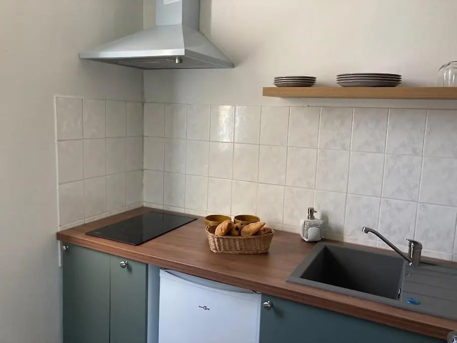Cozy Studio With Balcony And Free Parking 엑상프로방스 아파트