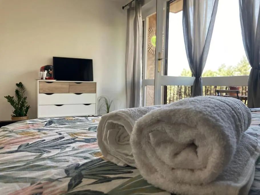 Cozy Studio With Balcony And Free Parking 엑상프로방스 아파트