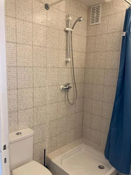 아파트 Cozy Studio With Balcony And Free Parking 엑상프로방스 프랑스